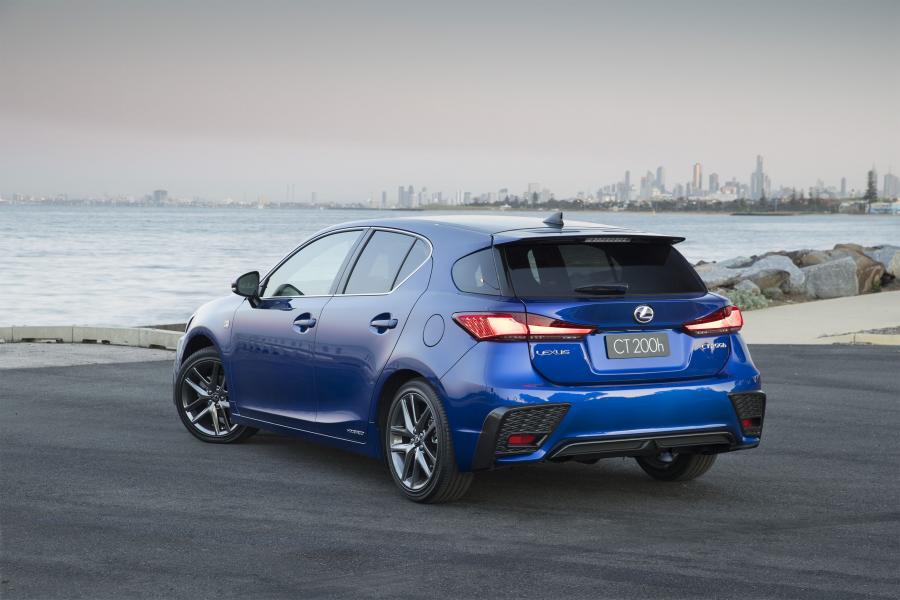  Lexus CT200h F-Sport 2017 года  (AU) (фото 2 из 9)